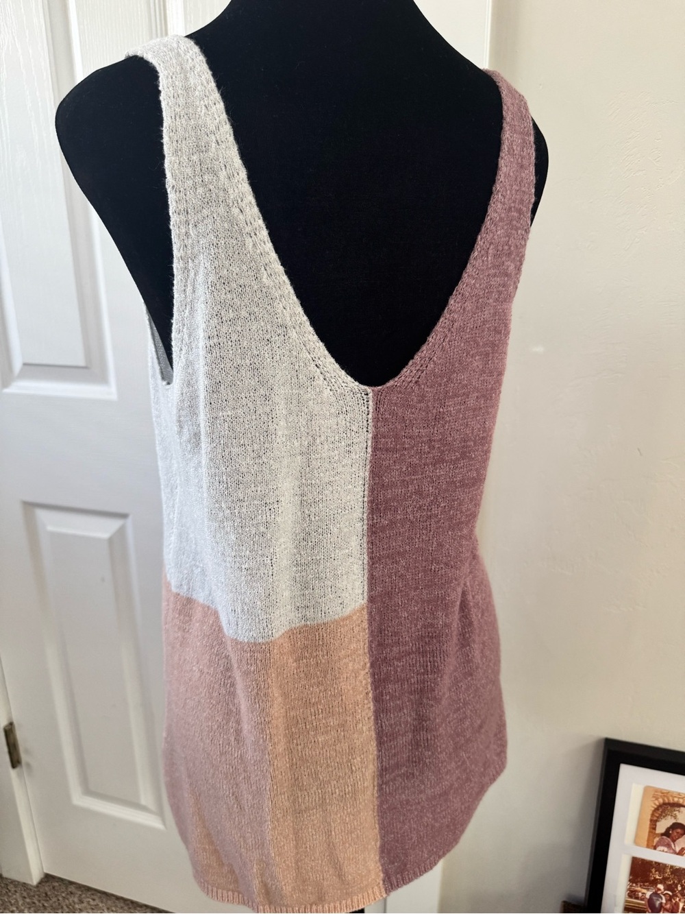 Color Block Tank top - Picture 3 of 7